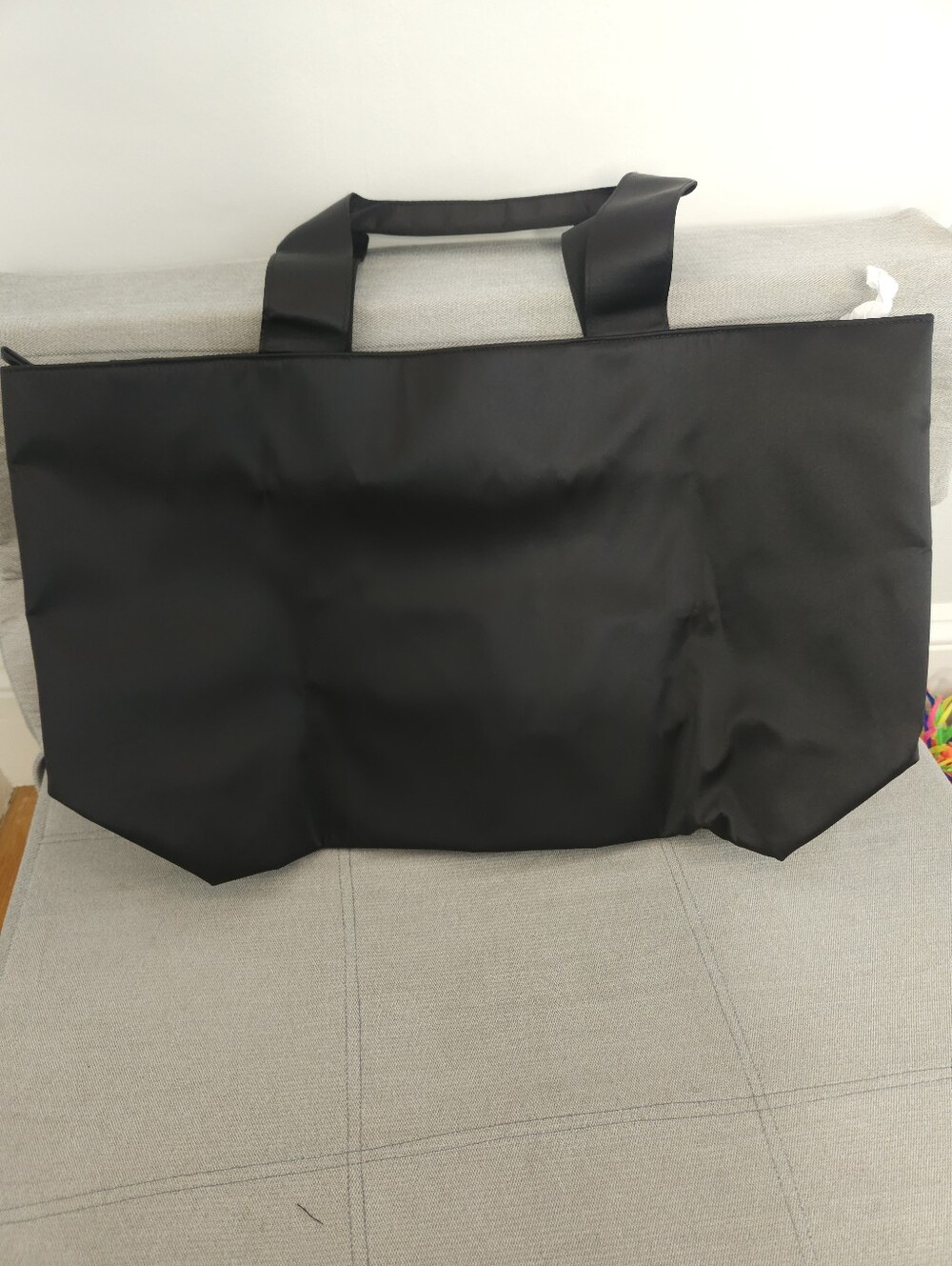 NWT Victoria's Secret Black Tote with Crystal VS Logo - Picture 3 of 4